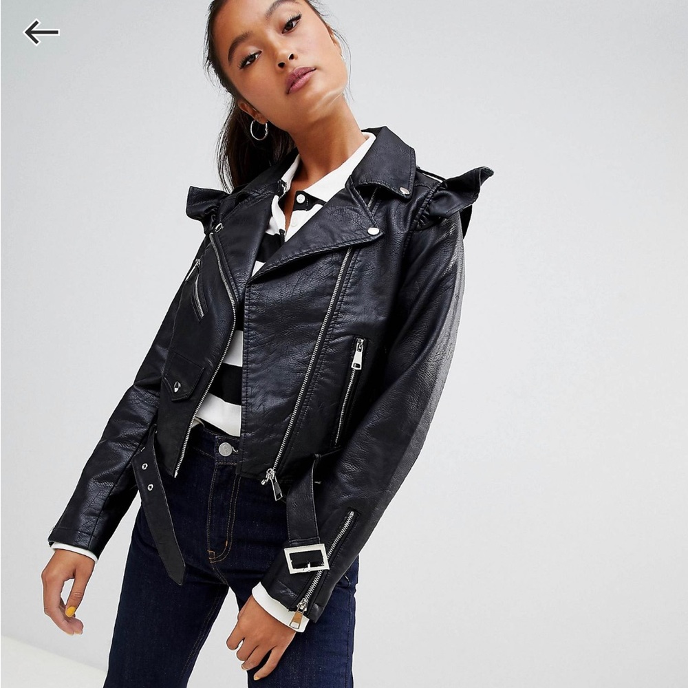 Motto jacket with ruffle detail shoulders